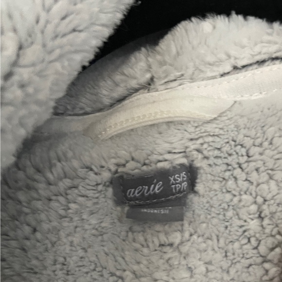 Arie Robe - Picture 2 of 3